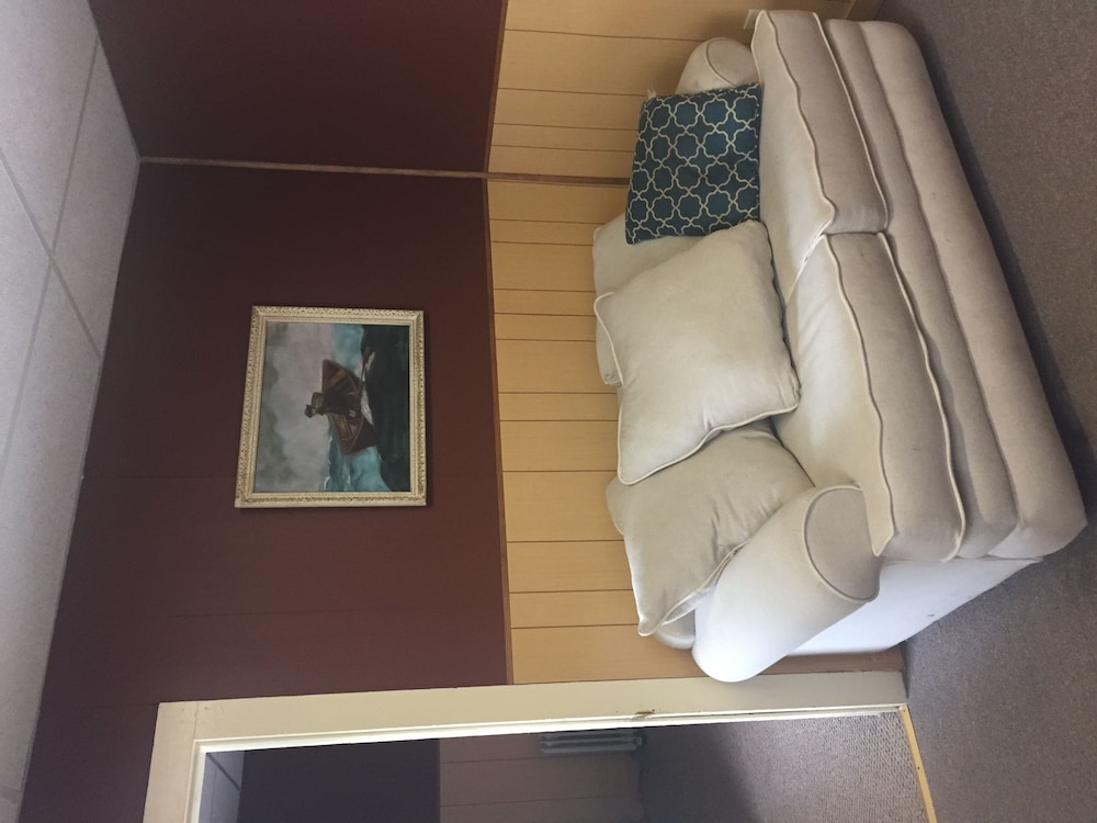 The Wheelhouse Inn
