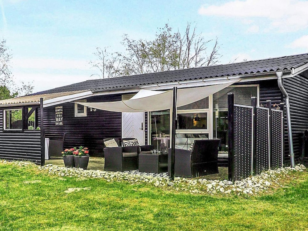 6 Person Holiday Home in Hals
