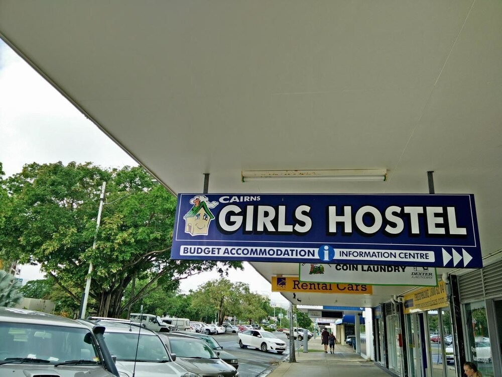 Cairns Girls Hostel - Image 4