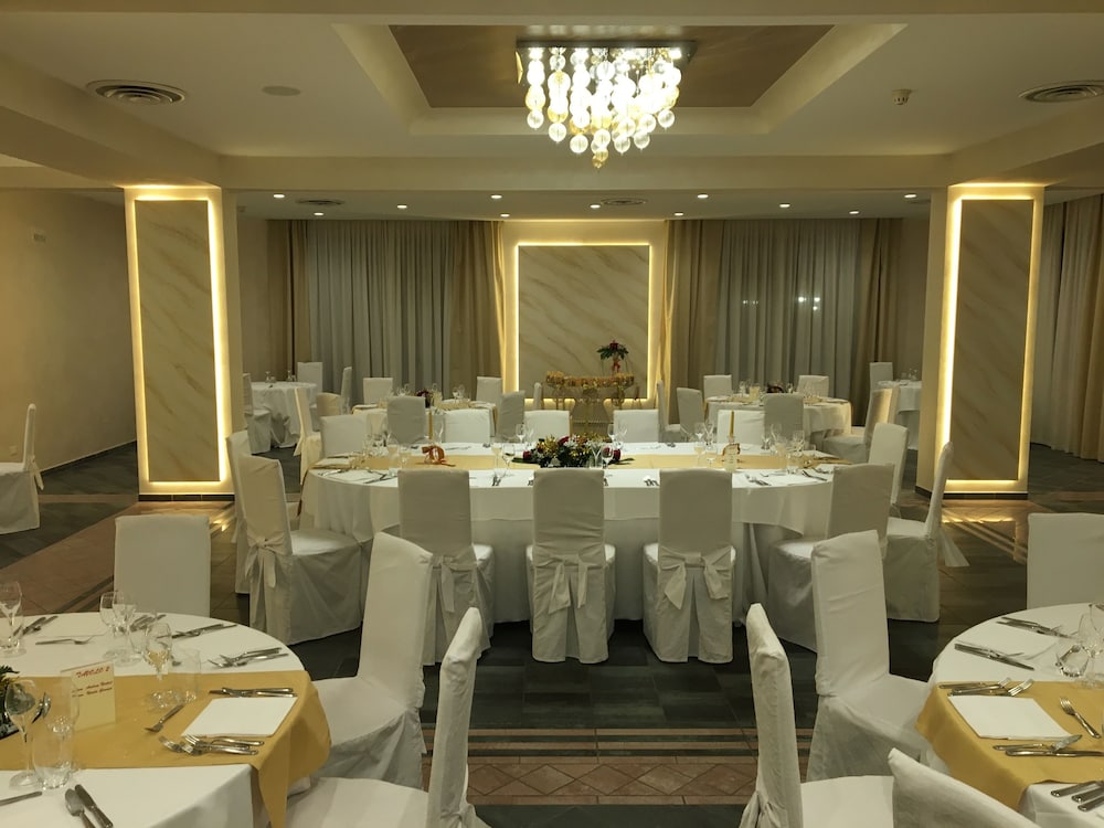meeting & event spaces