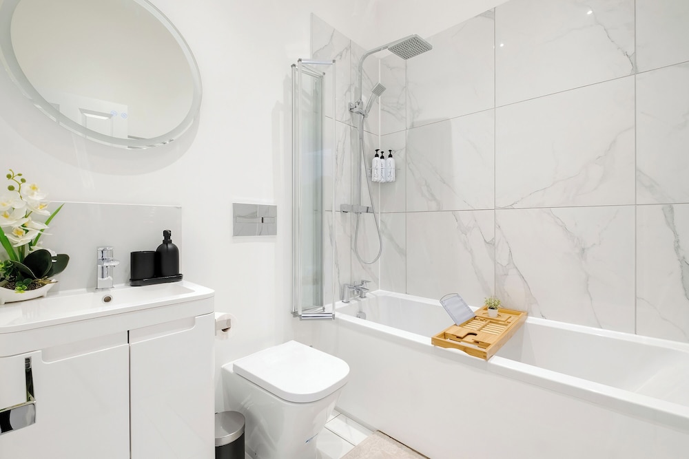 Luxury 4 Bedroom House in Central London