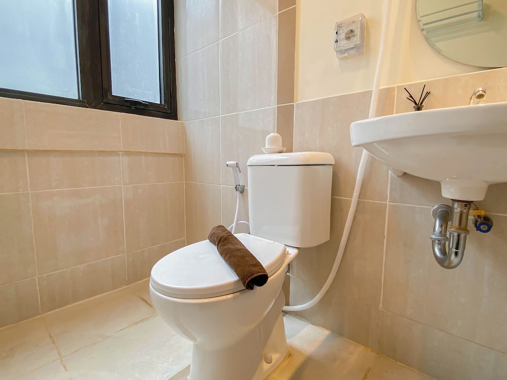 Brand New 1Br With Working Room At Meikarta Apartment