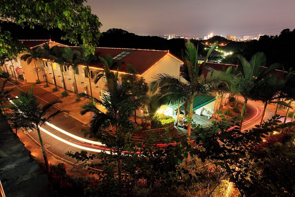 Regale Villa Hotel