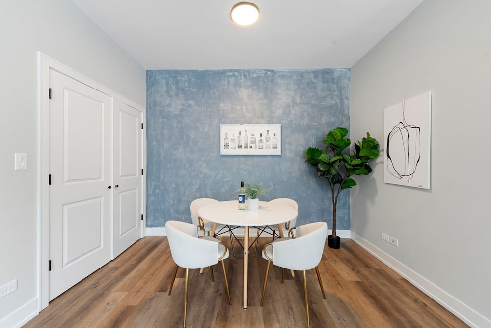 2 Bed 3 Bath Chicago Condo
