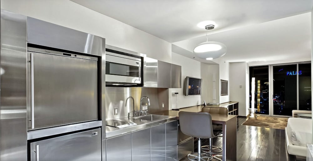 Ava's Suite 37th FLR PALMS PLACE