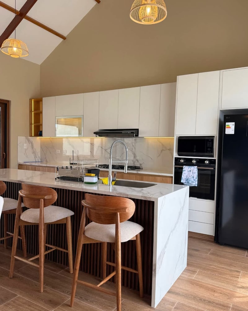 HOP Paradise Modern Luxury Near the Beach