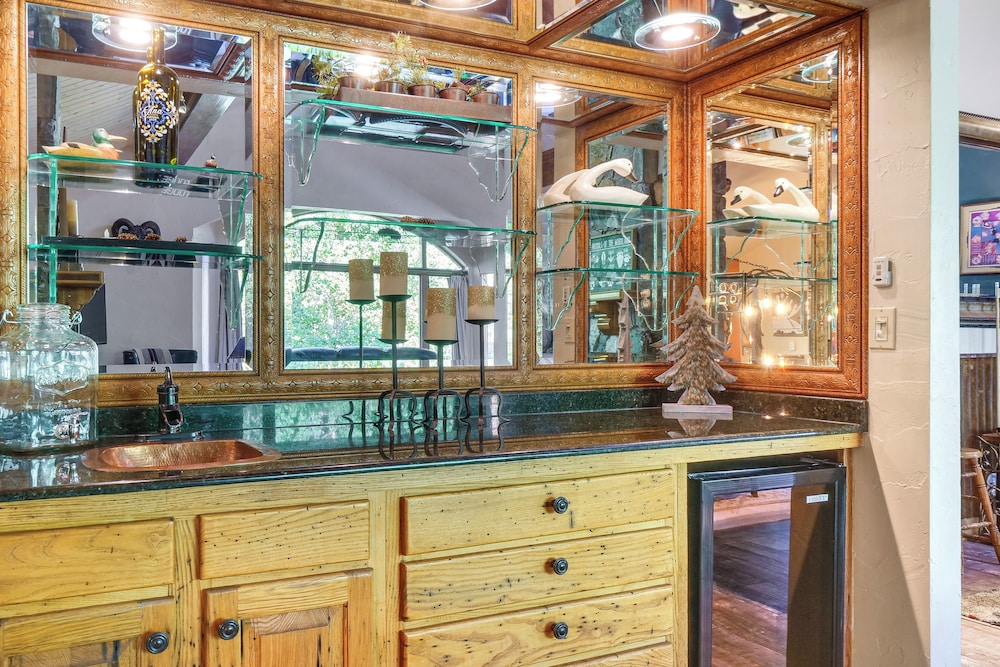 Steps to Ski Shuttle: Breckenridge Home w/ Hot Tub