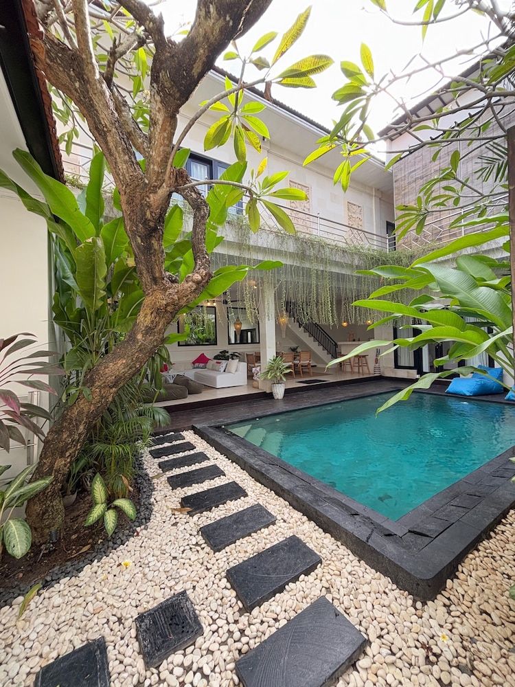 Villa Mandari