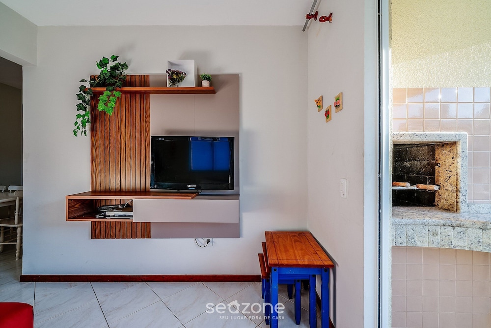 Apt W/barbecue 3 Minutes From Bombas Beach Fdl101
