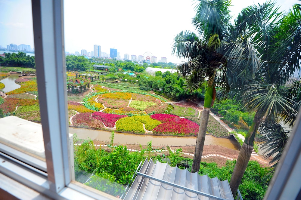 Em Am Homestay - West Lake