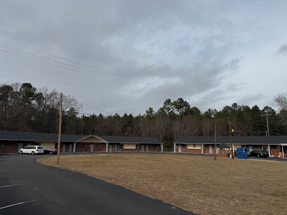 Shady Grove Motel