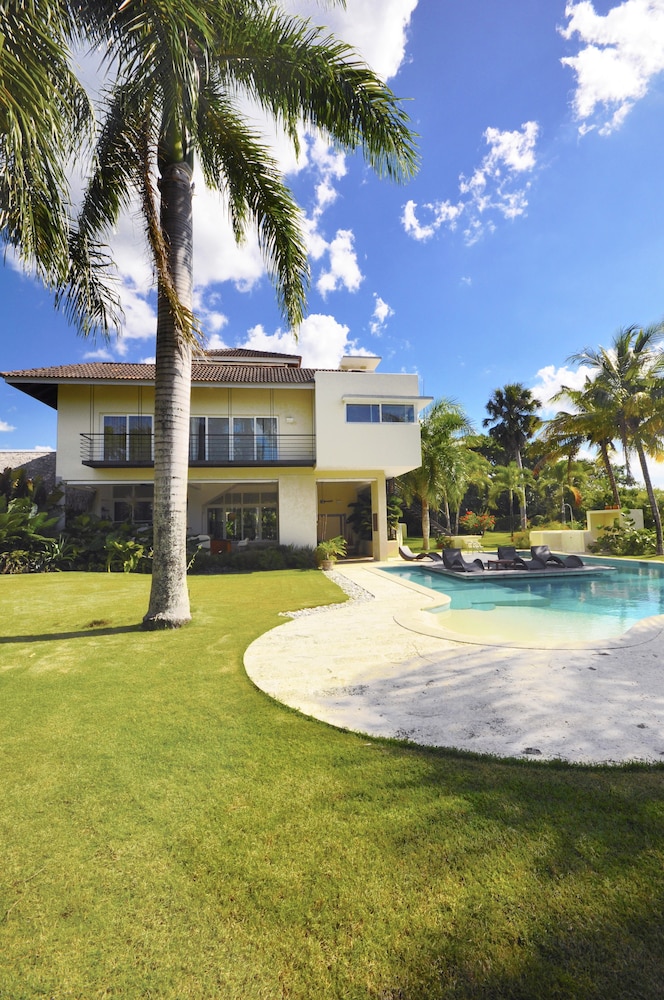 Instyle Residences at Seahorse Ranch Villa 118