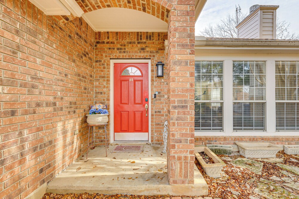 14 Mi to Dtwn San Antonio: Home w/ Pool & Yard