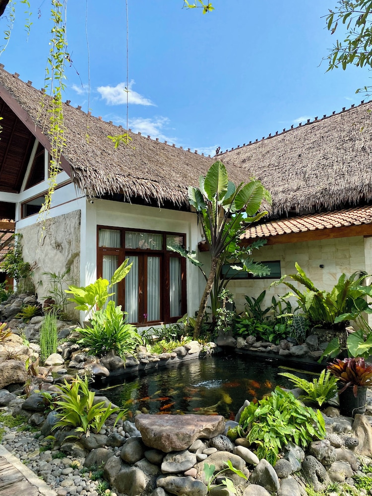 Omnni Villa Borobudur