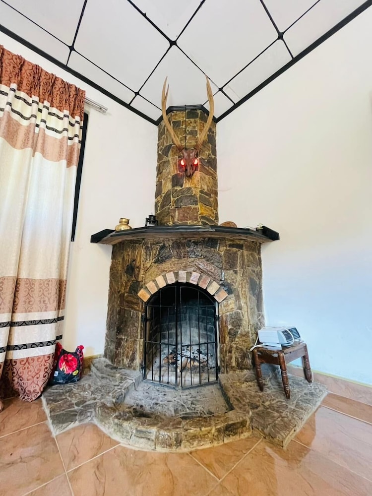 The Crowns Lodge