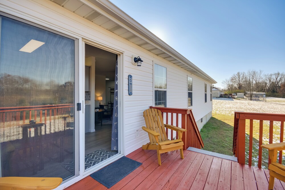 2 Mi to Dtwn Fulton: 'meadowlark' Home w/ Deck!