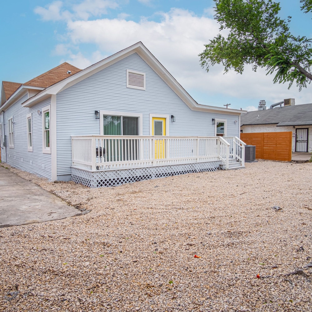 Trendy Historical Home Near Downtown Attractions