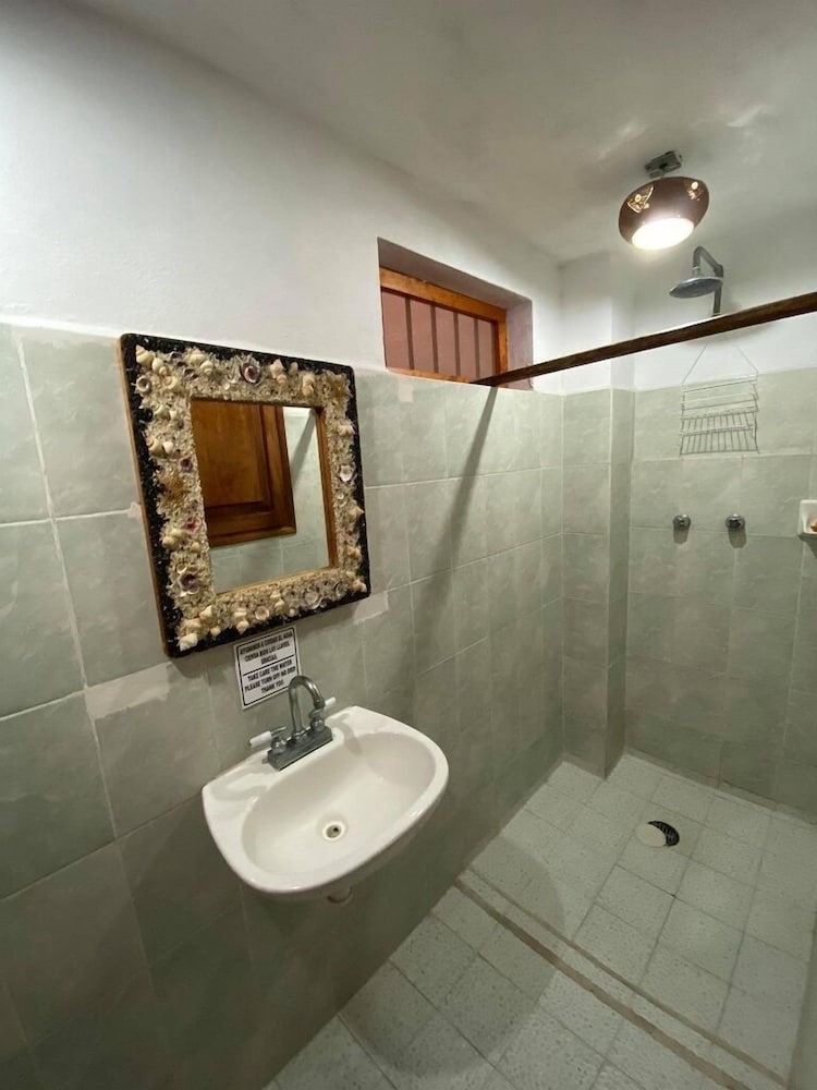 casa adriana zihuatanejo