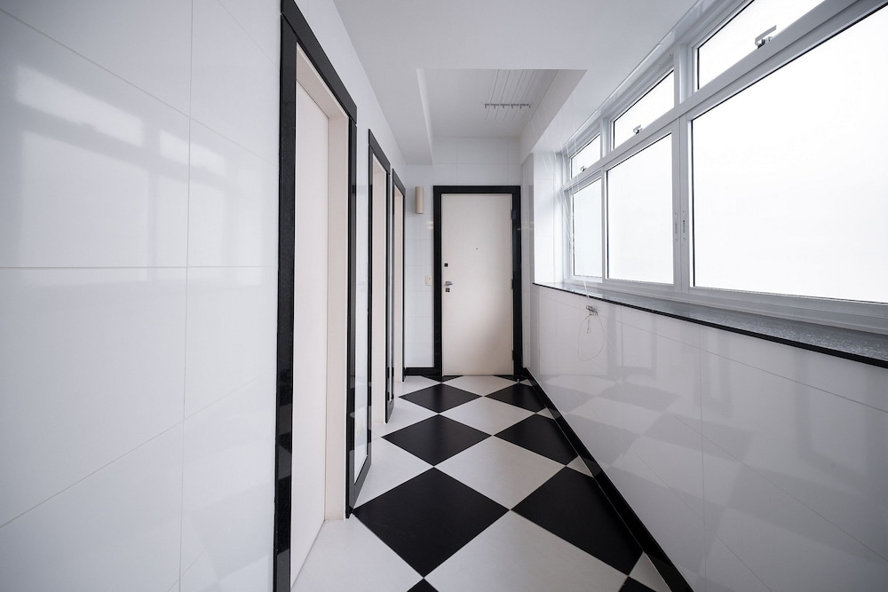 Copacabana – Av. Atlântica | 3 suítes, Vista Mar, 1 min praia de Copacabana - por Casapē Rio