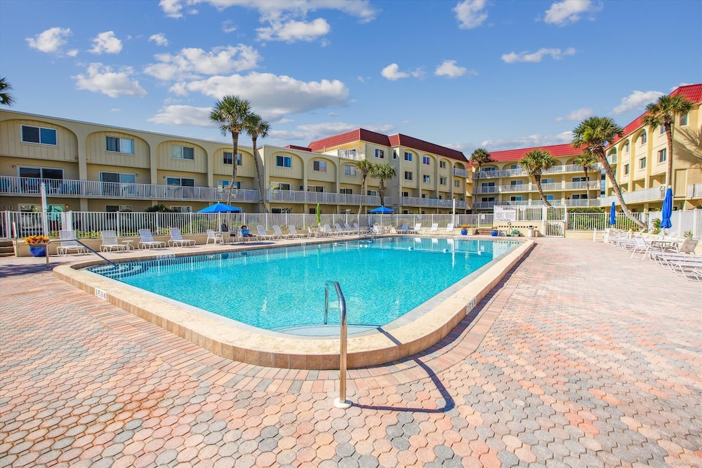 Oceanfront 3BR Condo: Gated, Breathtaking View