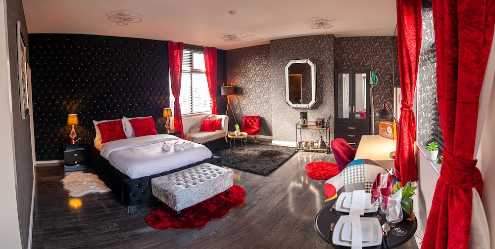 Captivating 1-bed Apartment in Birmingham view 5