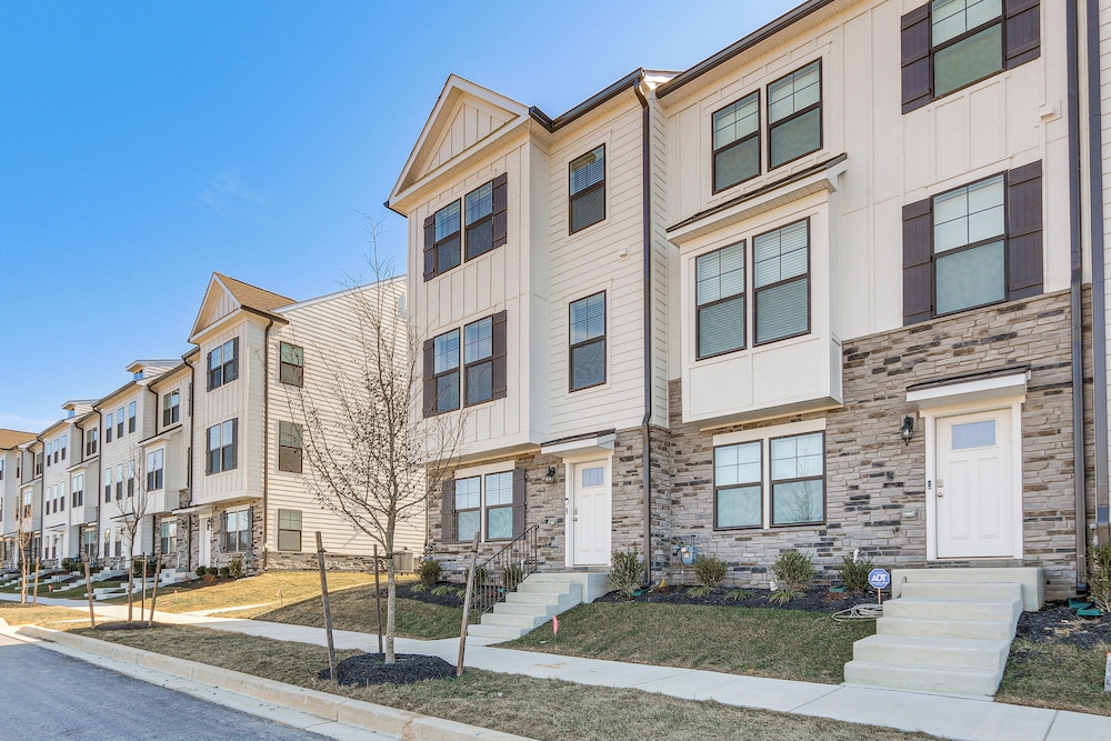 2 Mi to Dtwn Frederick: Updated Townhome