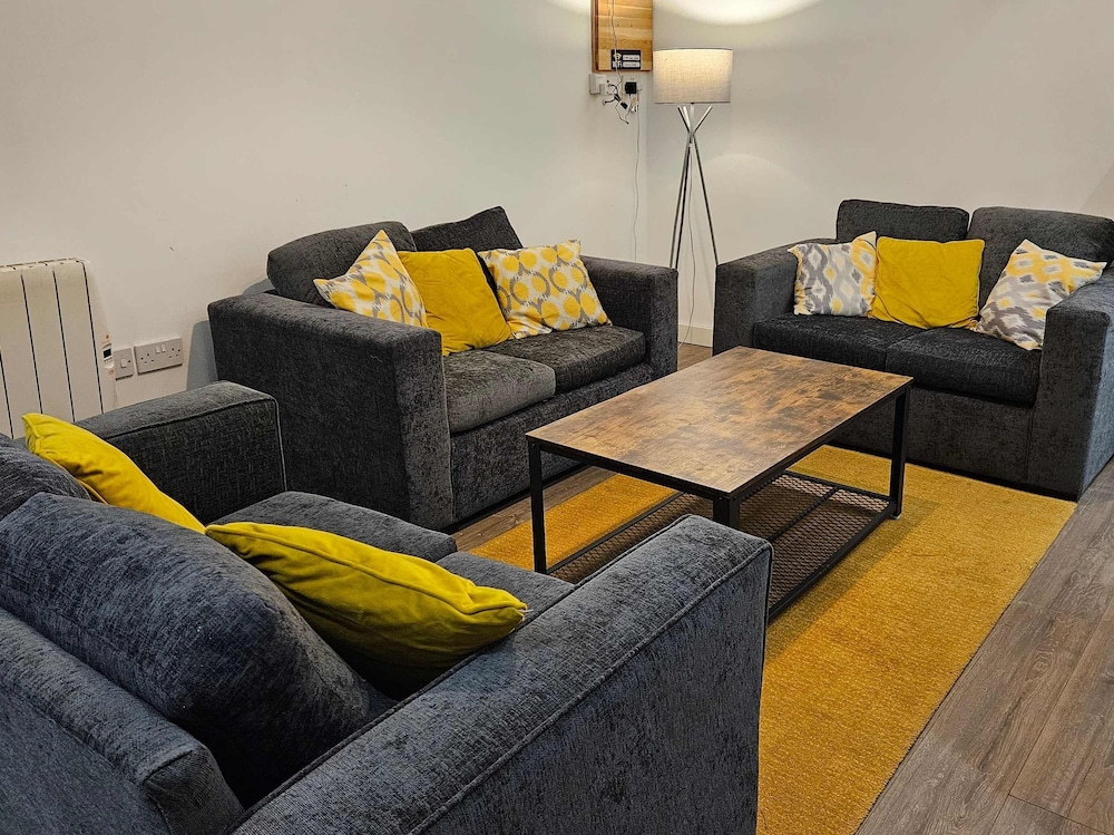 2bed-ground Floor-free Parking