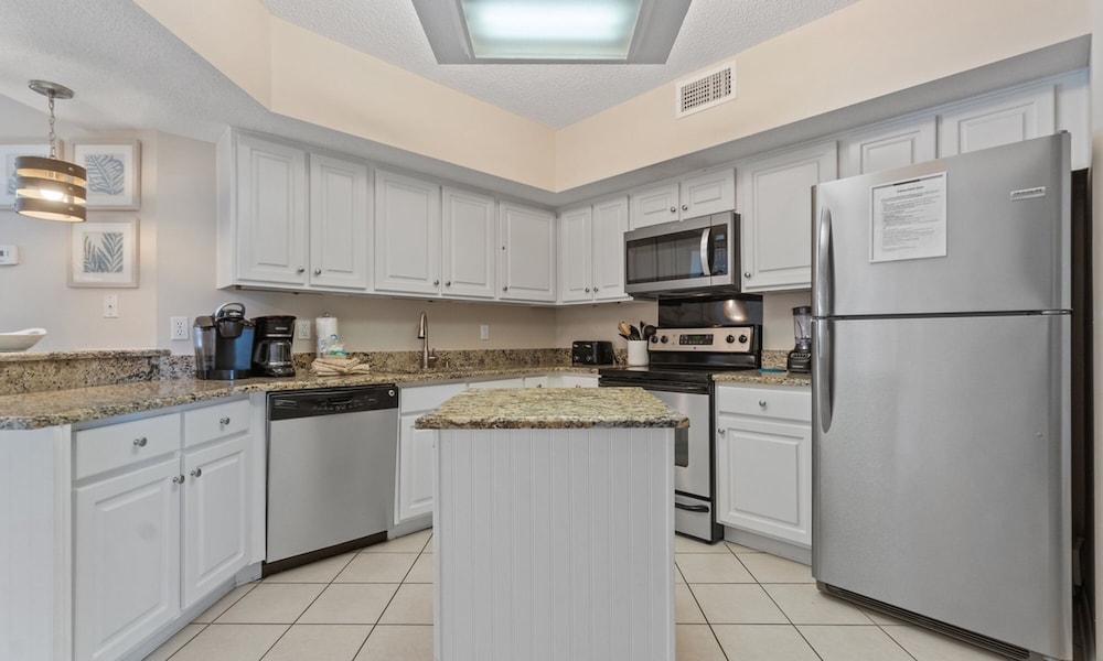 Pelican Pointe 1203