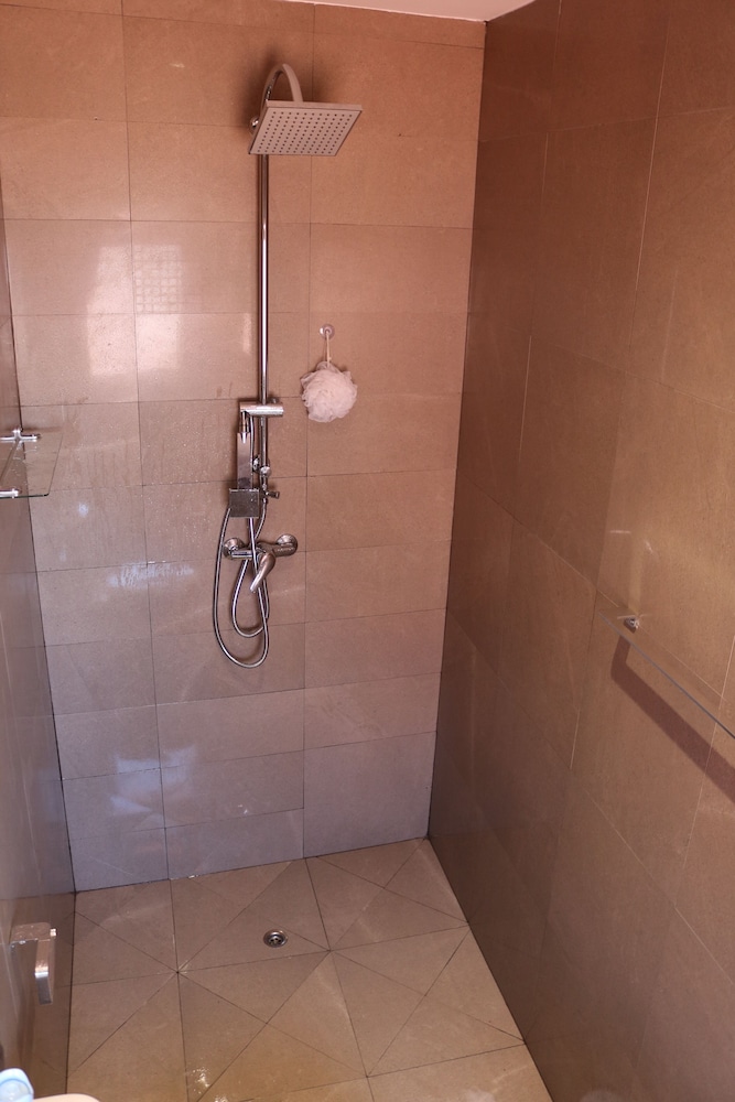 Beautiful 2/3-bed Villa in Freixieiro de Soutelo view 3