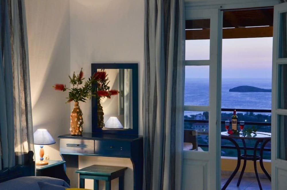 Dina Hotel