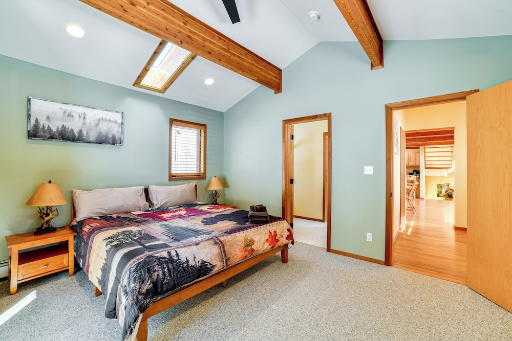 Golf, Fish & Ski: Retreat w/ Game Room in Thompson