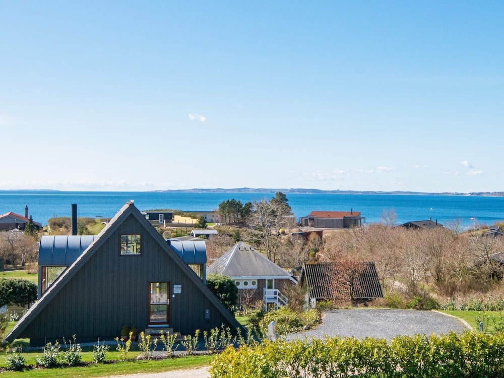 8 Person Holiday Home in Ebeltoft-by Traum