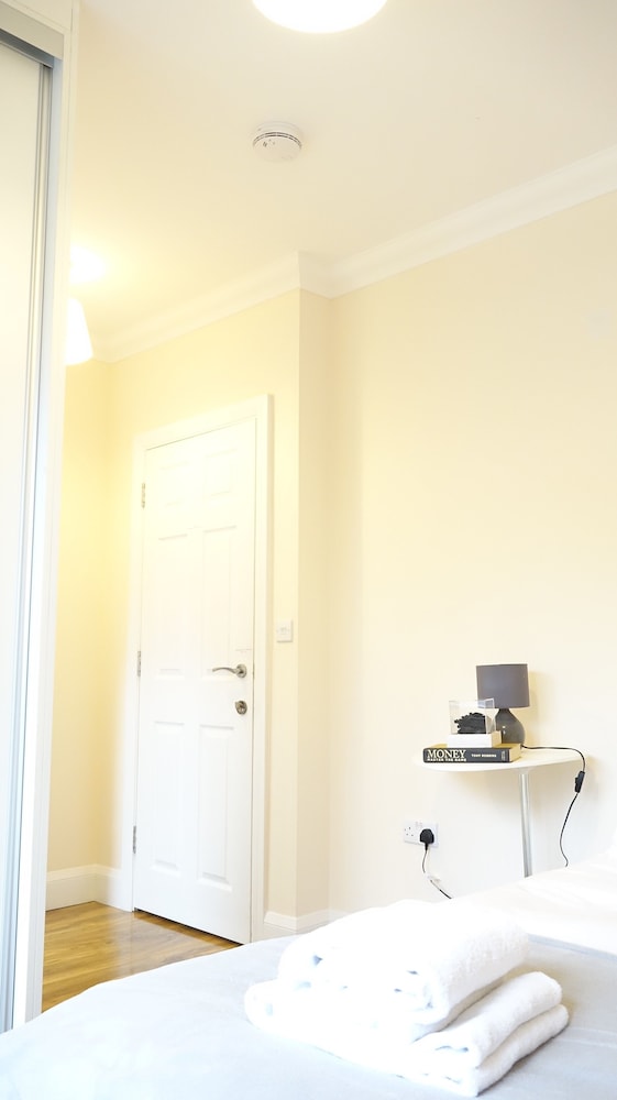 Heathrow Ensuites Rooms