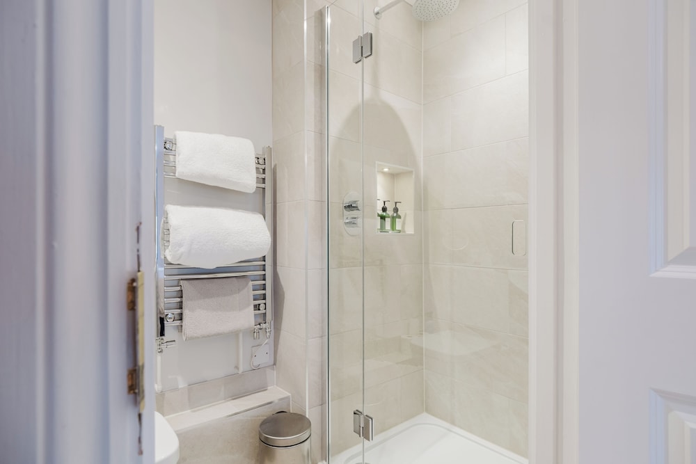 Stylish Retreat with Garden in Tetbury