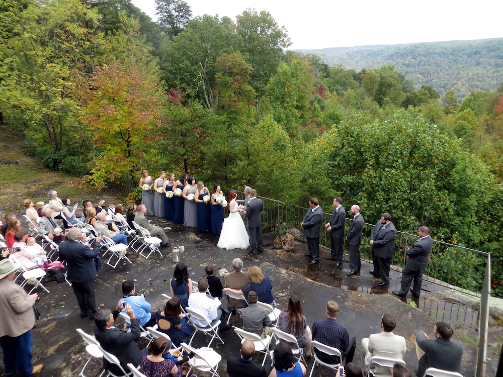 Monterey Vacations - Garden Inn Bed  Breakfast at Bee Rock - Property Image 1