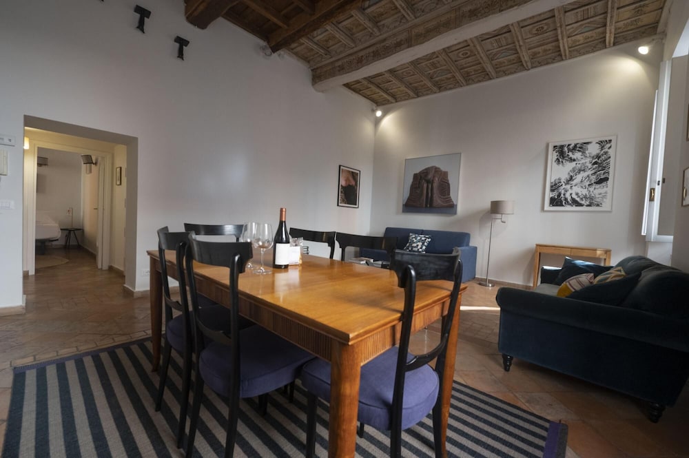Artsy and Elegant Apartment Near Pantheon