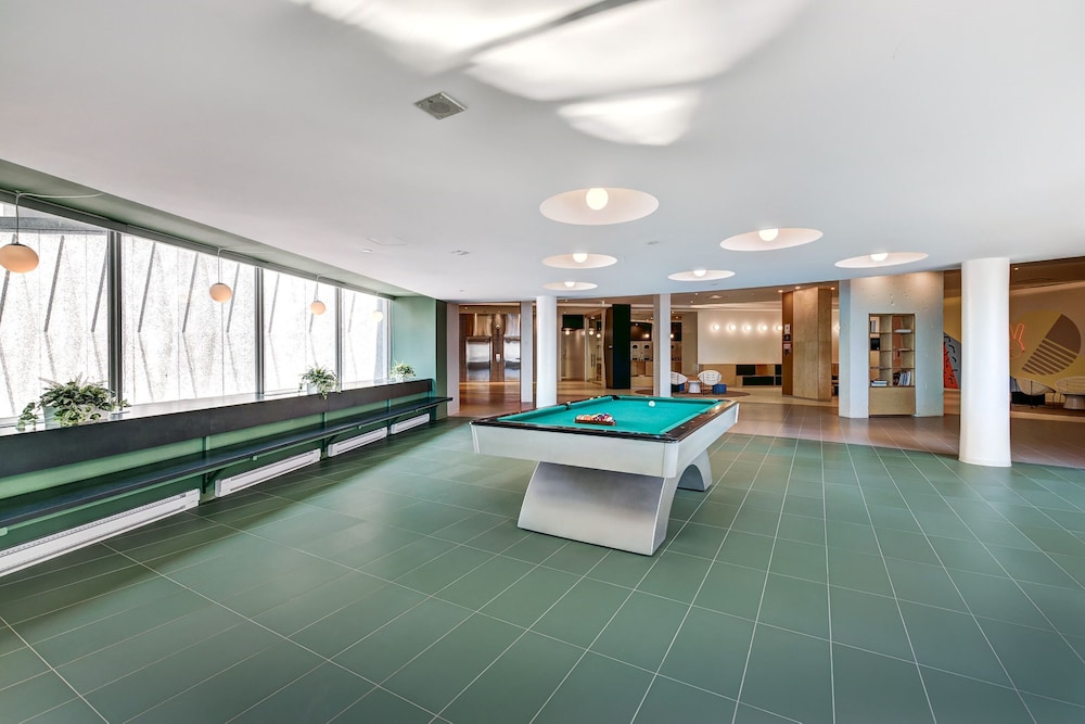 Elegant Studios and Apartments Montreal