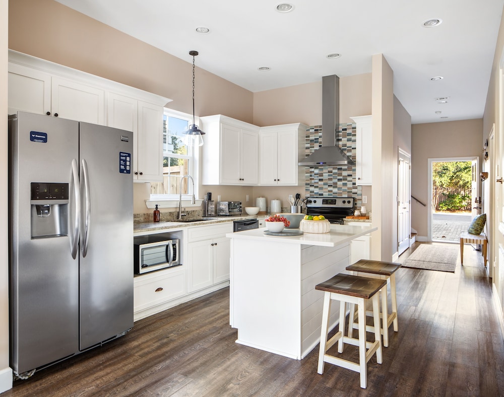 Luxury Living Miramar Dream House Retreat 5 Bedroom Home