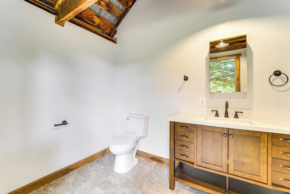Historical 30-acre Retreat in Virginia!
