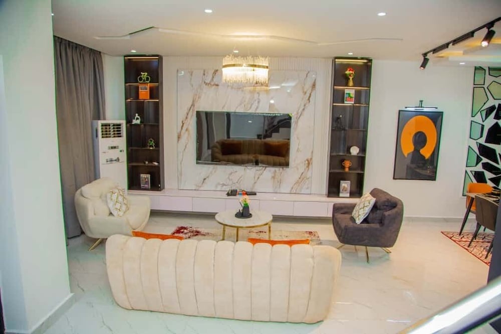 Aviv Luxury Homes
