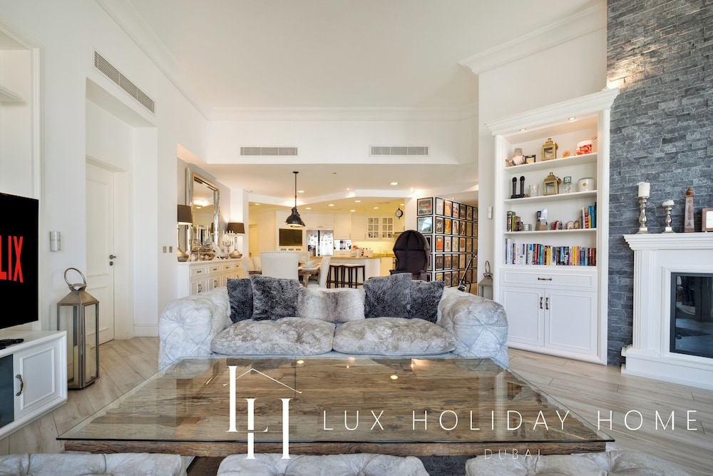 LUX The Shoreline Sea View Suite