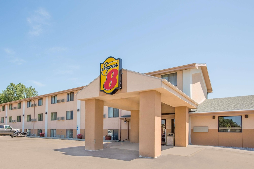 Super 8 by Wyndham Sioux City/Morningside Area view 2