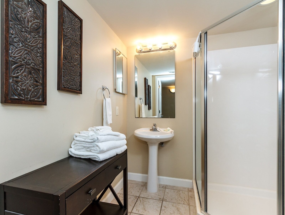 Pelican Isle 407 by Brooks and Shorey Resorts
