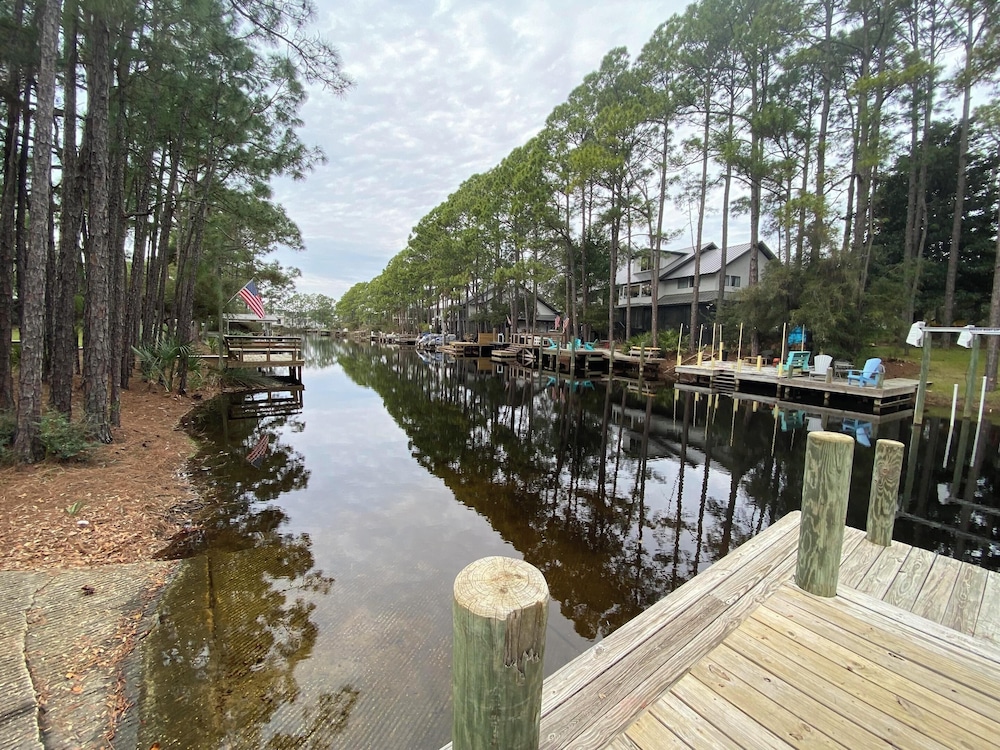 Easy on Eastern Lake by Southern Vacation Rentals