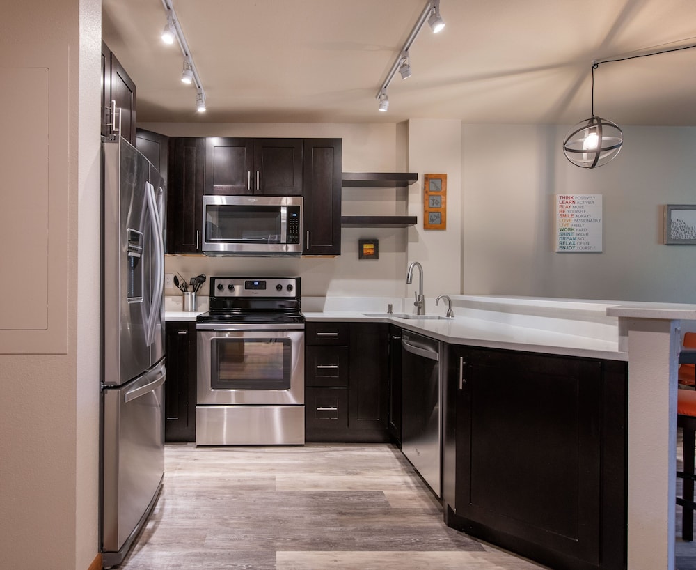 Zephyr Mountain Lodge Condos