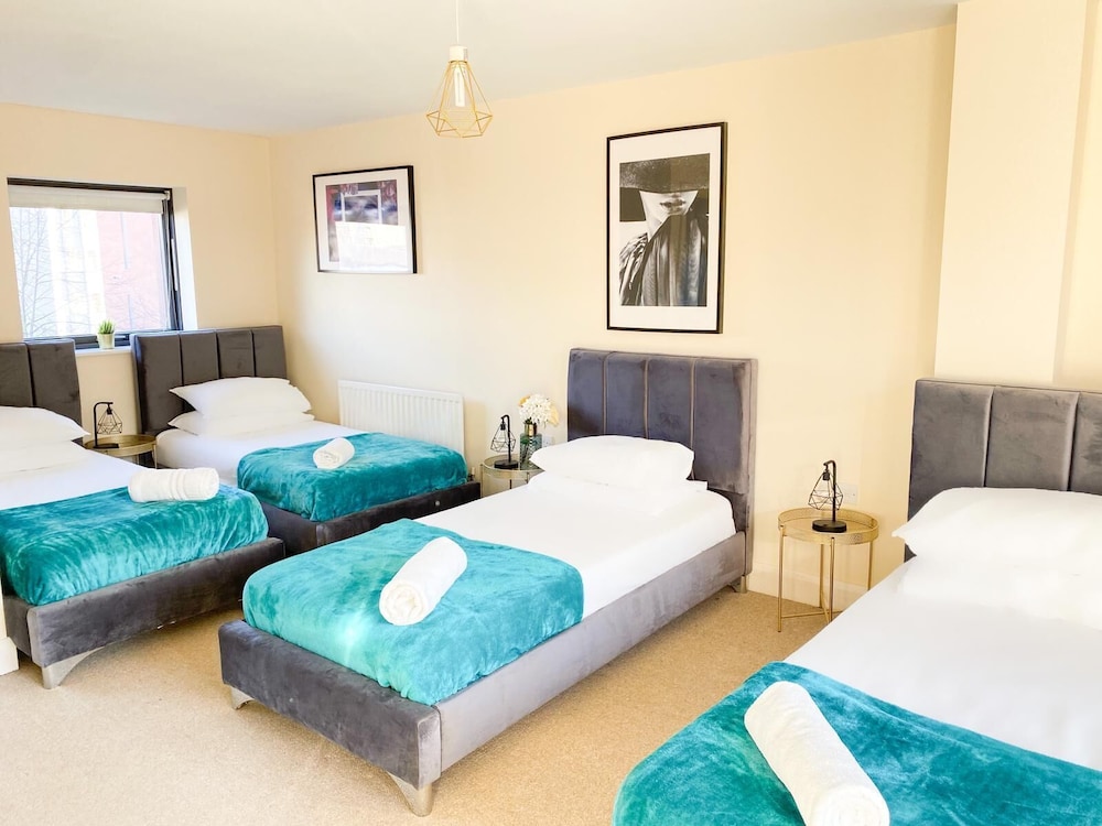 Tudors eSuites 11 Bed House City Centre view 5