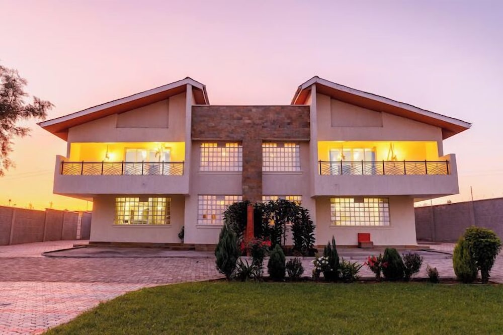 Lux Suites Golden View Manor Naivasha