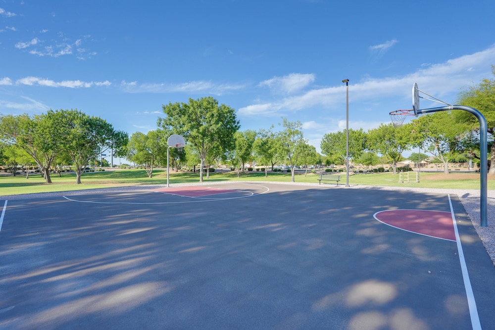 Private Pool & Patio: Spacious Gilbert Getaway!