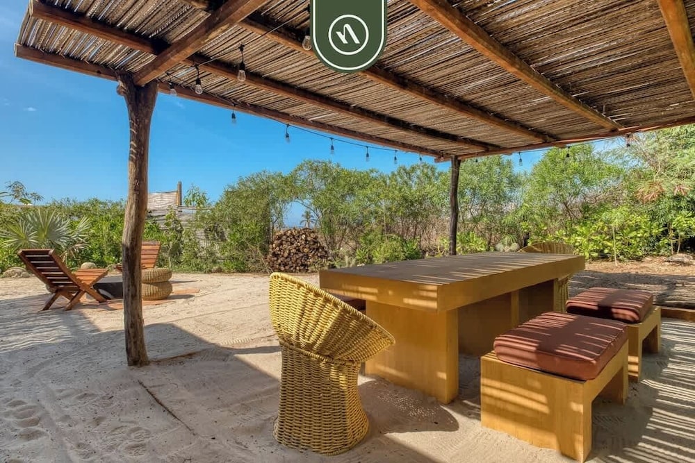 Stunning Two-bedroom Ocean View House - Mazul