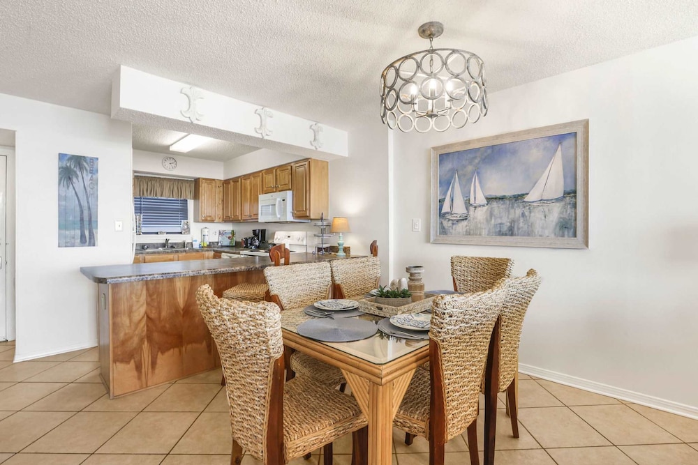 Seaside Beach 5417- Two Bedrooms Waterfront Condo With Pool Sauna Amazing Ocean View Balcony
